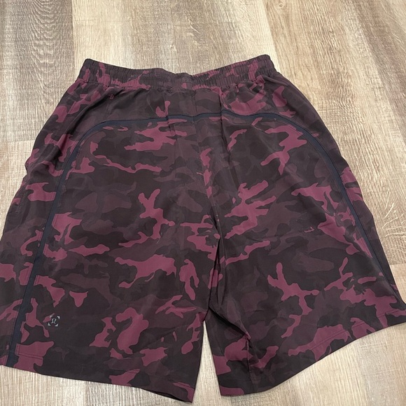 Mens Lululemon Pace Breaker shorts incognito camo red multi size medium - Picture 4 of 8
